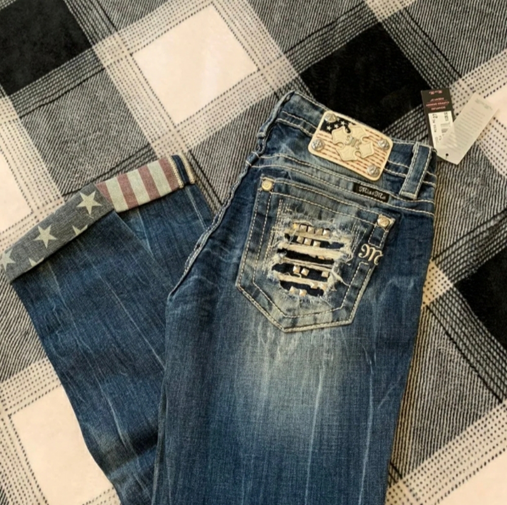 ISO THESE JEANS!